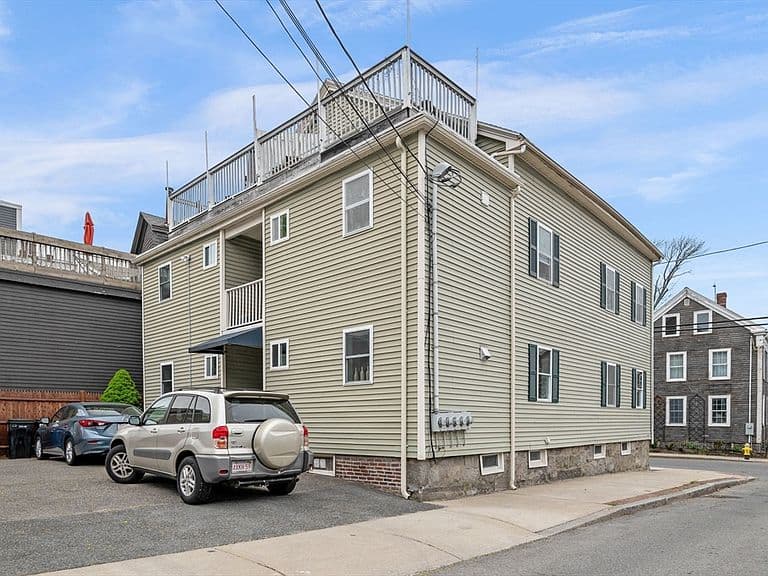 Listing photo 4