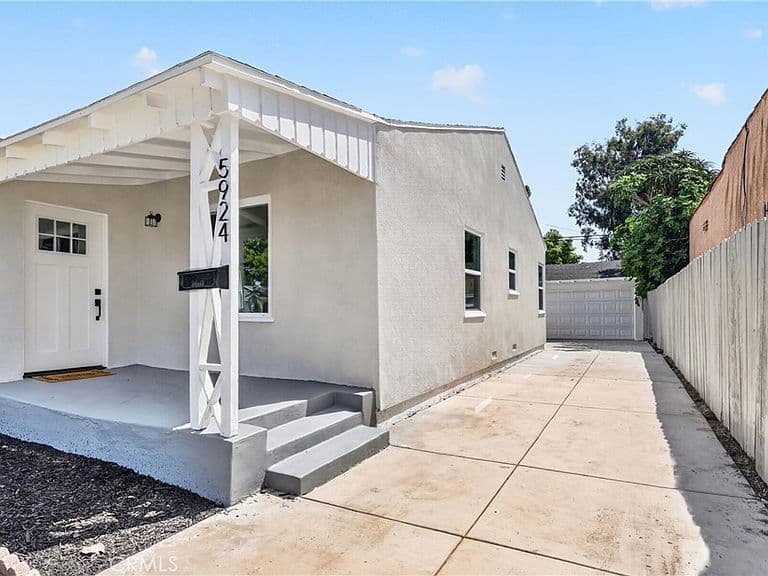 Listing photo 3