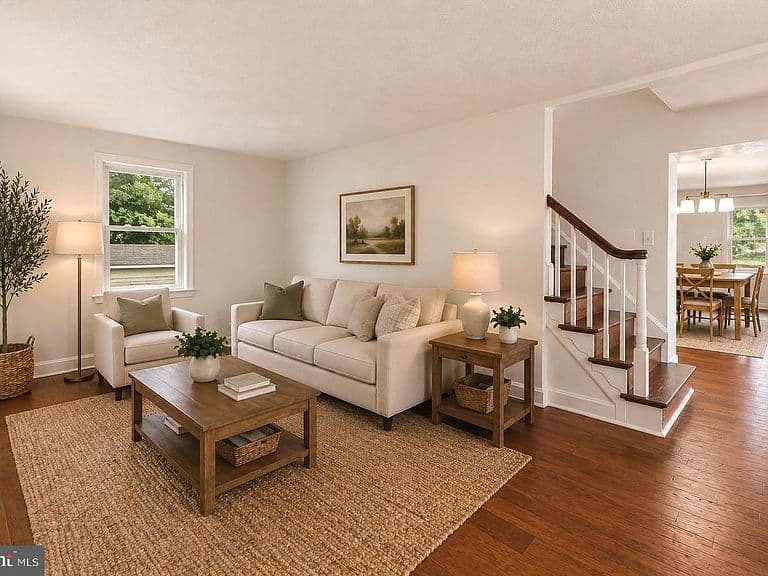 Listing photo 3