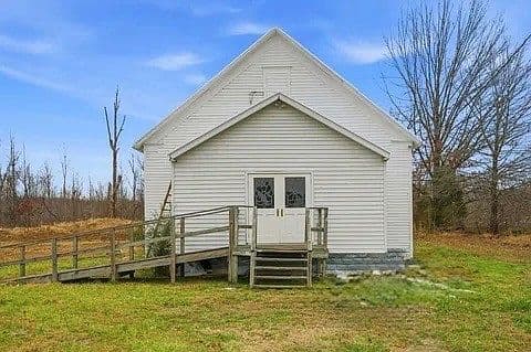 Listing photo 2
