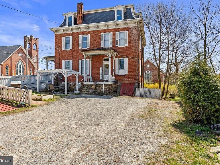 Listing photo 4