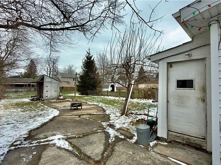 Listing photo 5