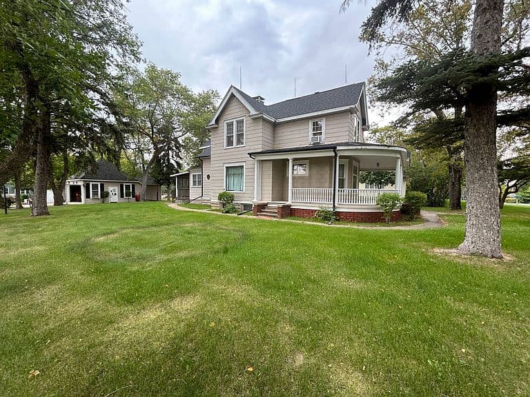 Listing photo 4