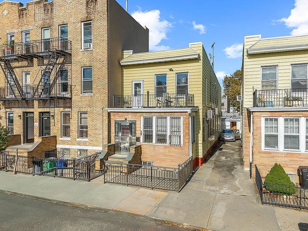 Primary listing photo