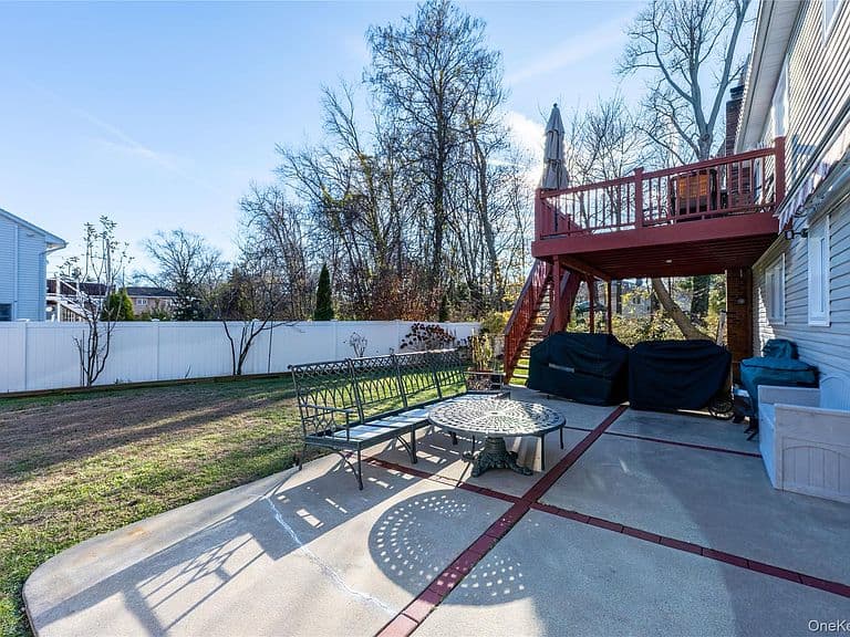 Listing photo 4