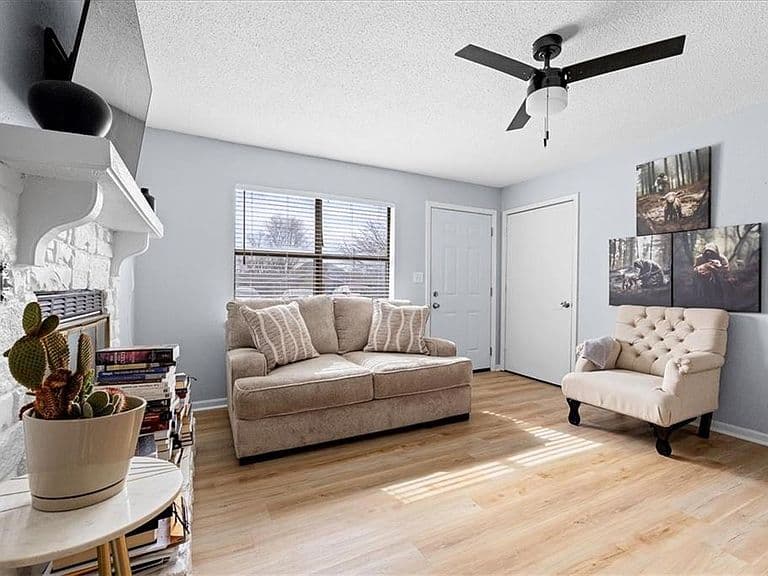 Listing photo 4