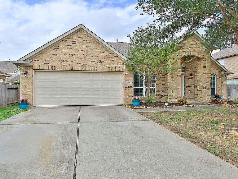 Listing photo 4
