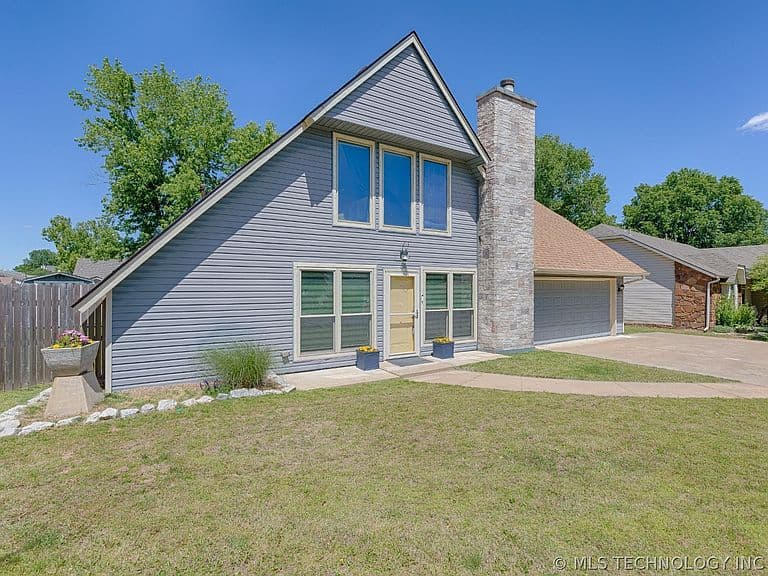 Listing photo 3