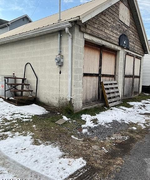 Listing photo 2
