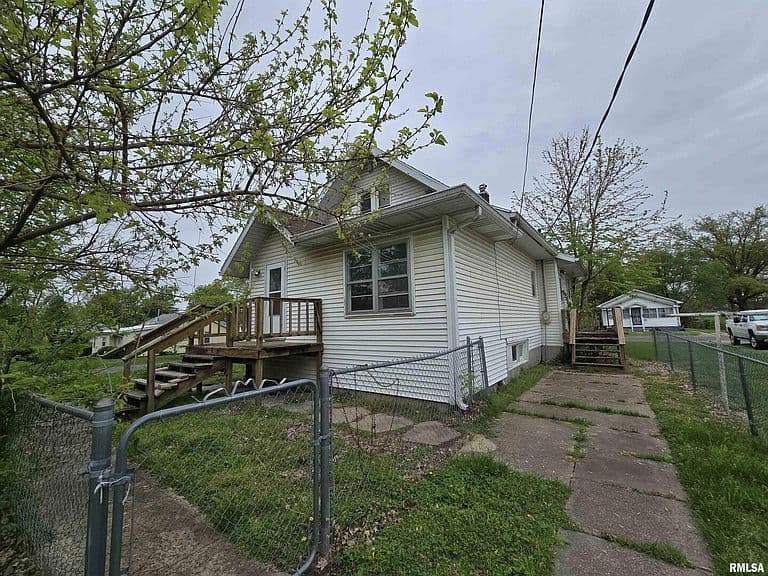 Listing photo 4