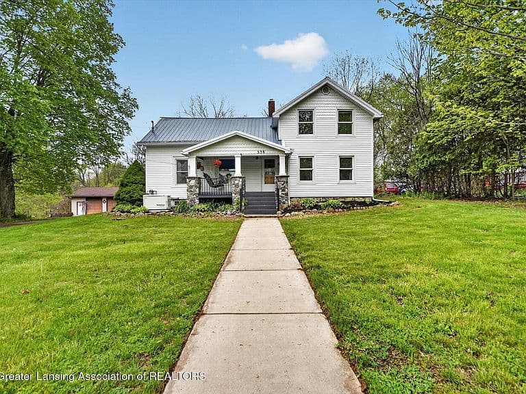 Listing photo 3