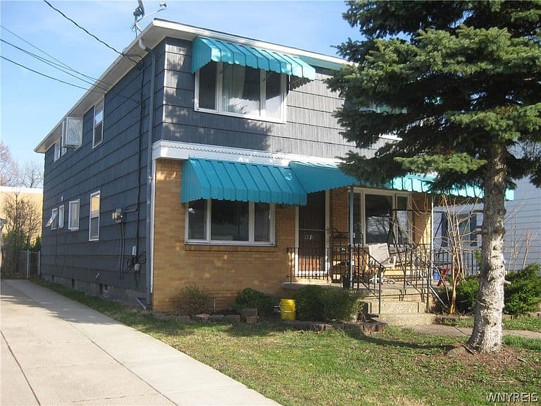 Listing photo 2