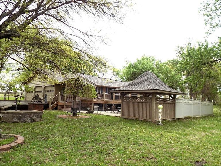 Listing photo 4