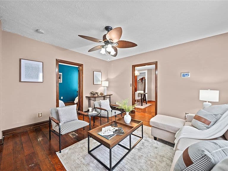 Listing photo 5
