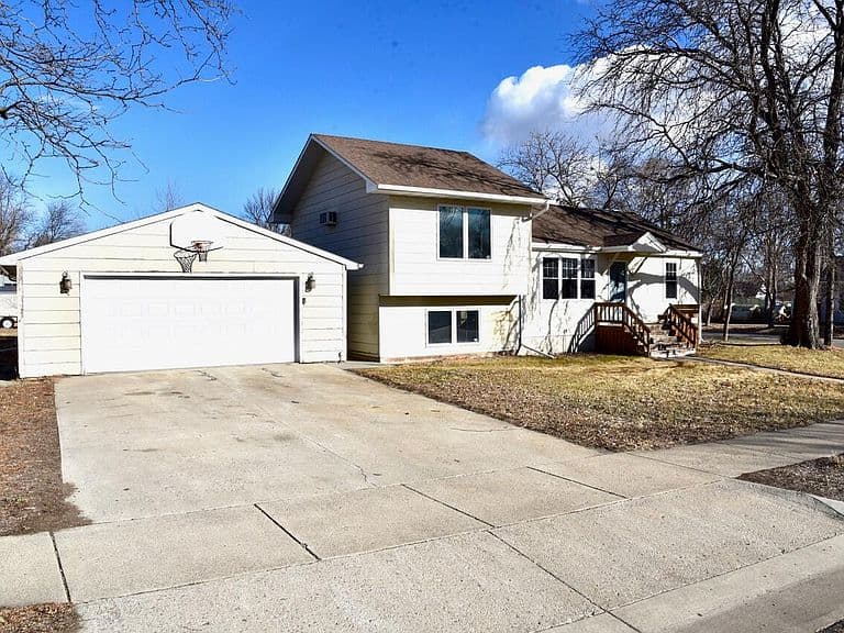 Listing photo 4