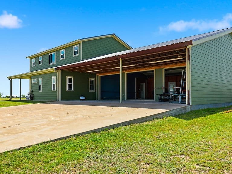 Listing photo 5