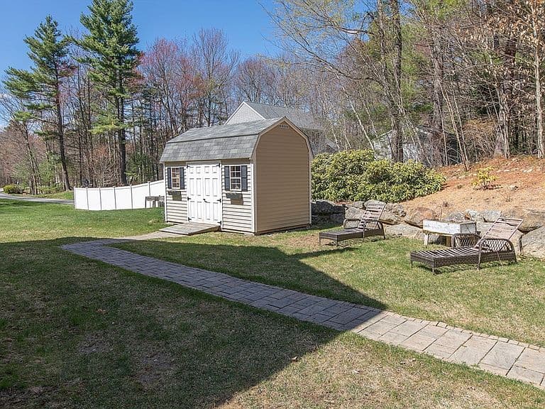 Listing photo 3