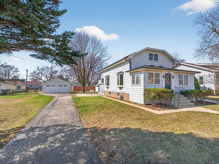 Listing photo 3
