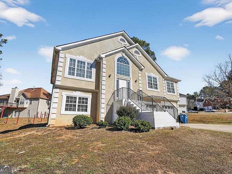 Listing photo 4