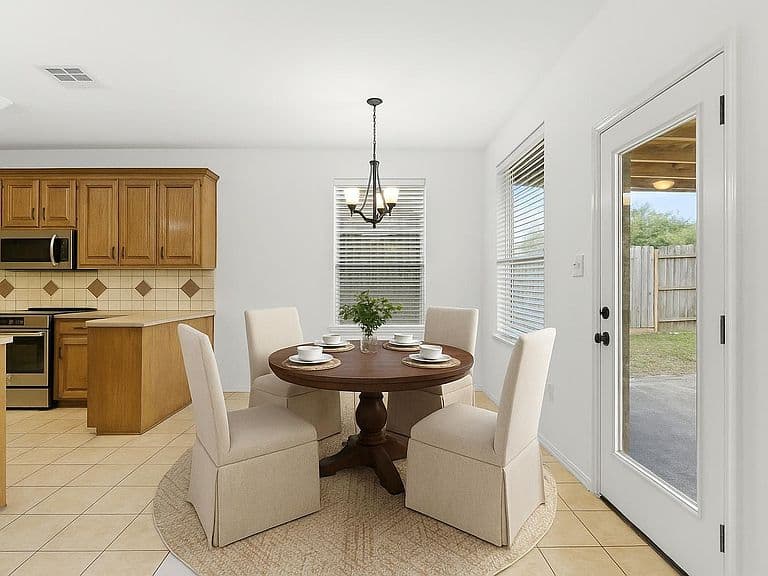 Listing photo 3