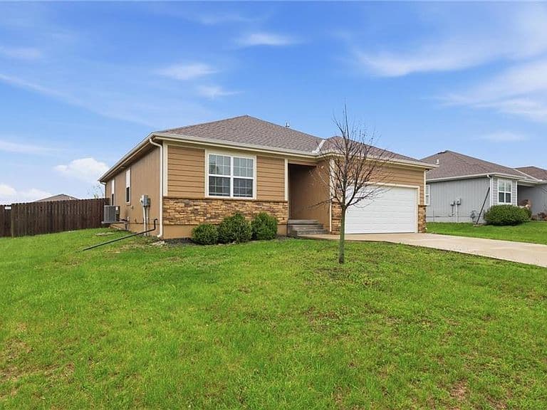 Listing photo 4