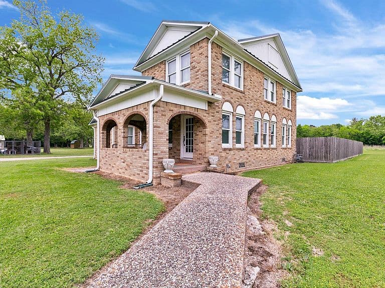 Listing photo 4