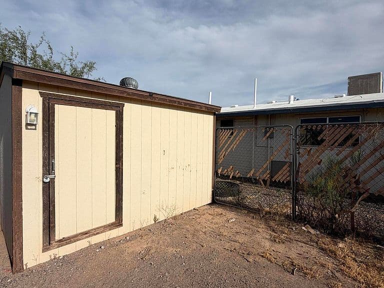 Listing photo 5