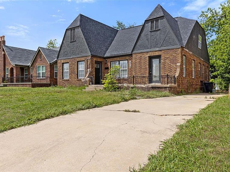 Listing photo 3