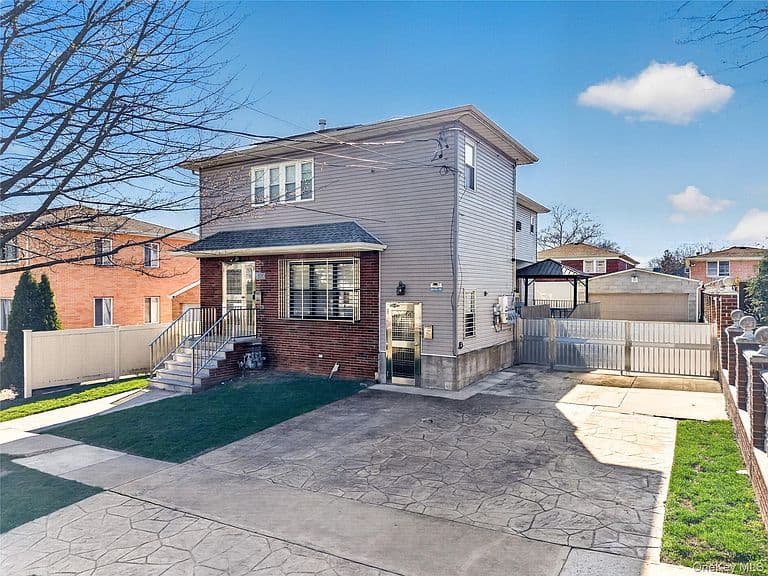 Listing photo 2