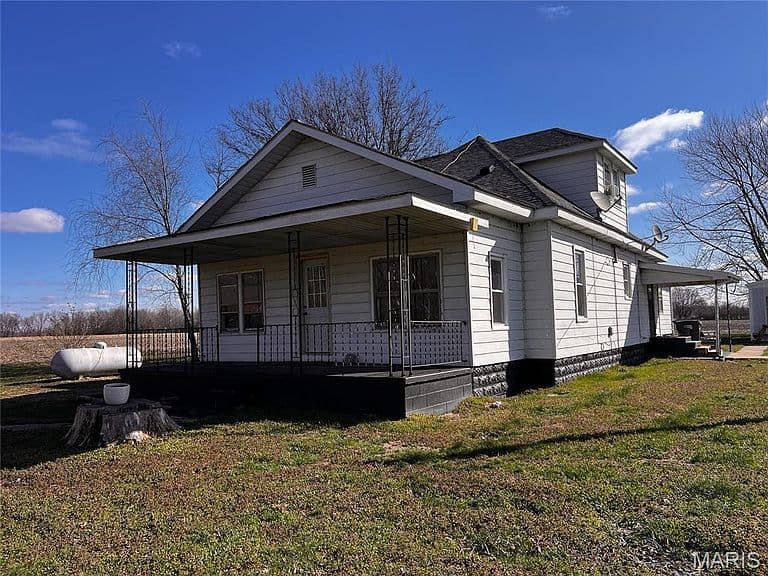 Listing photo 3