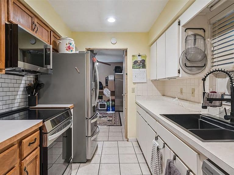 Listing photo 5