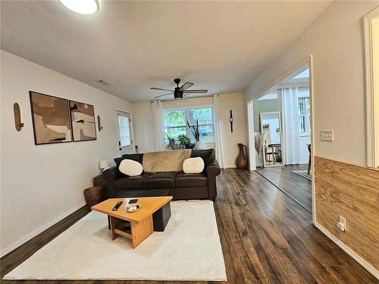 Listing photo 5