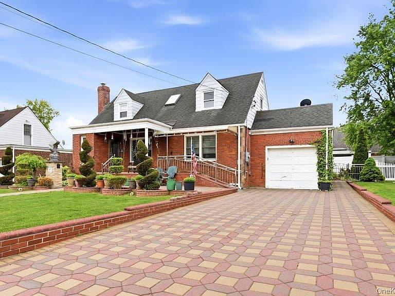 Listing photo 3