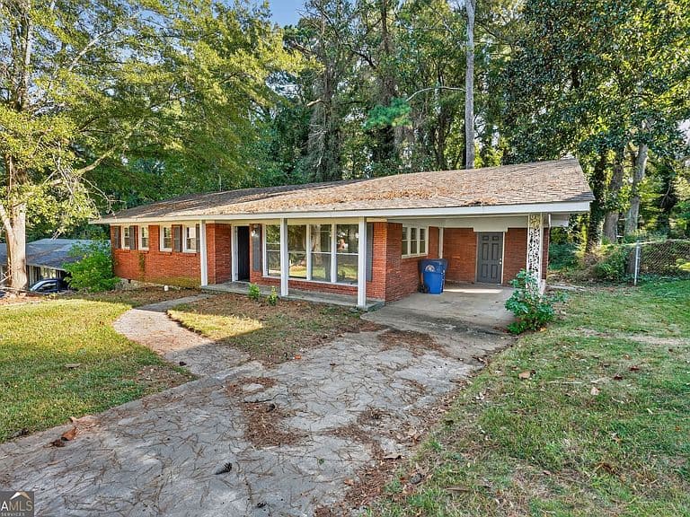 Listing photo 3