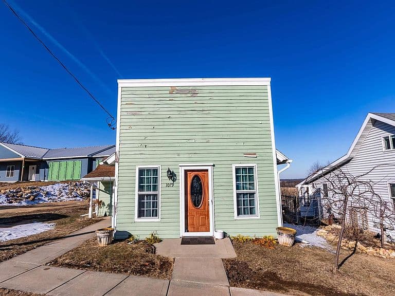 Listing photo 4