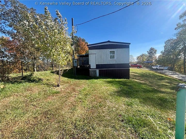 Listing photo 5