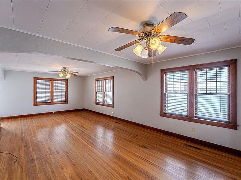 Listing photo 3