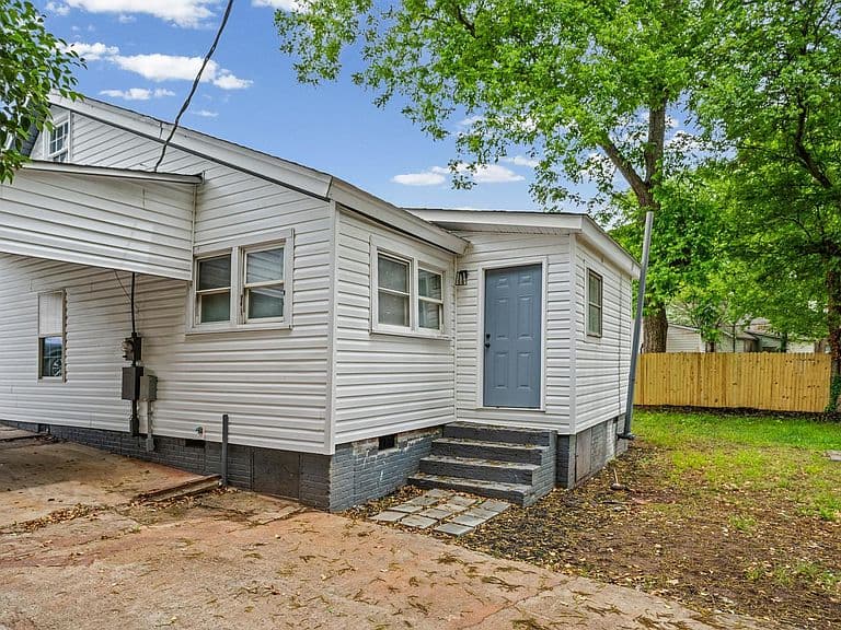 Listing photo 4