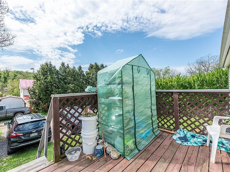 Listing photo 5