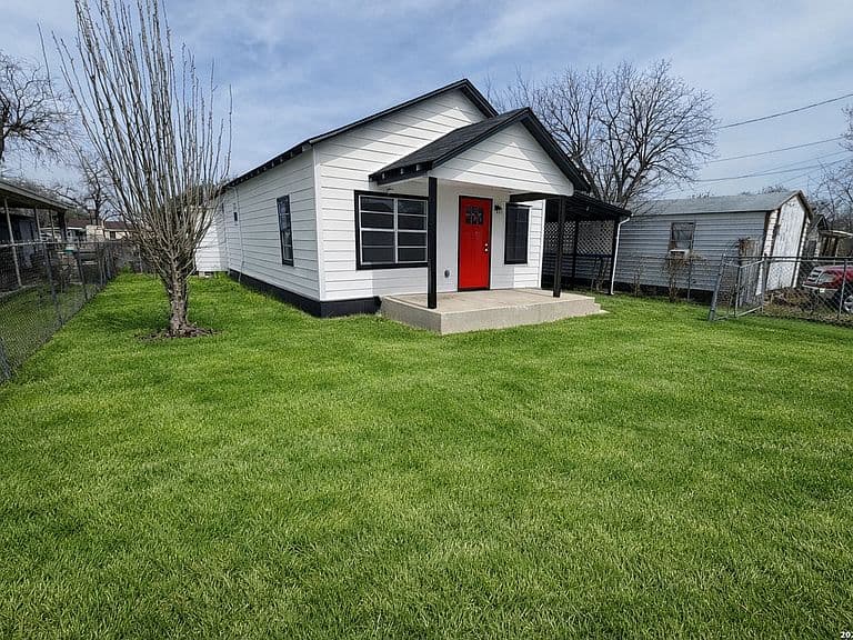 Listing photo 5