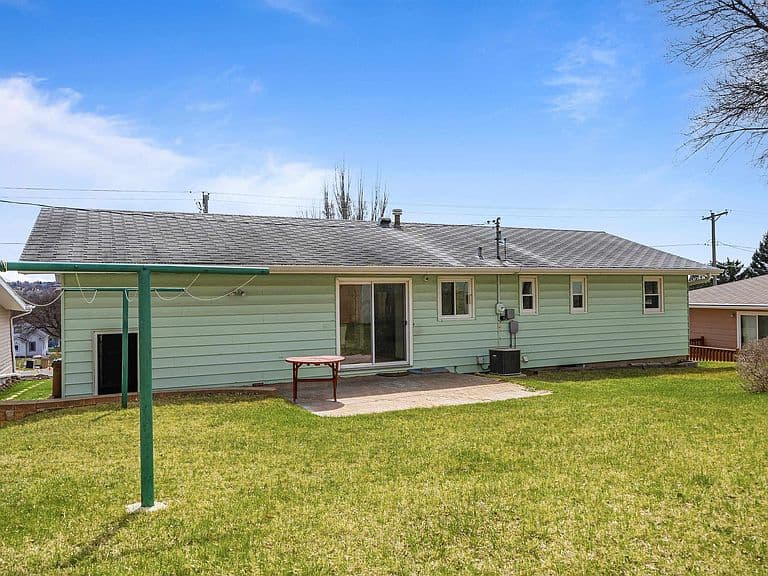 Listing photo 4