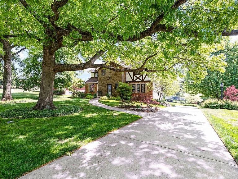 Listing photo 5