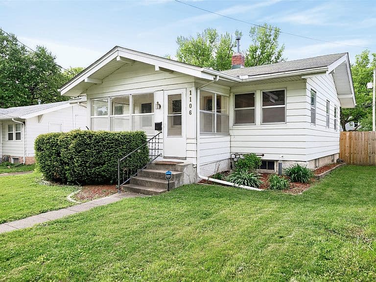Listing photo 2