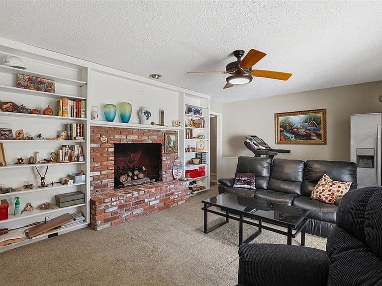 Listing photo 5
