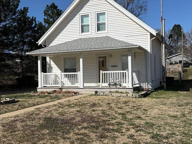 Listing photo 3