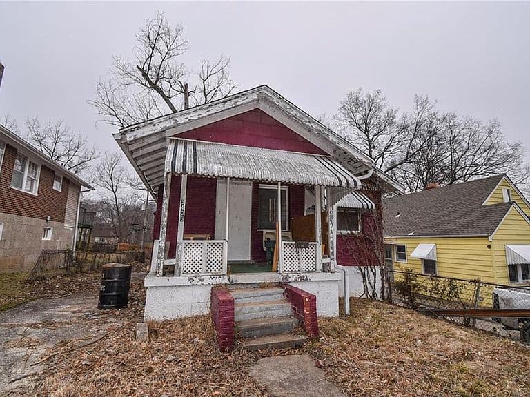 Listing photo 2