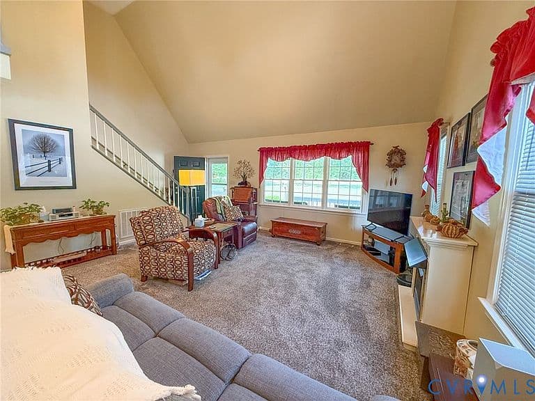 Listing photo 3