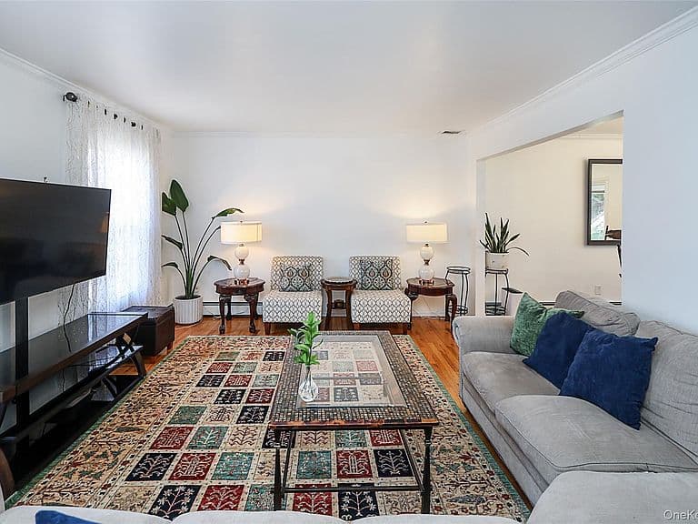 Listing photo 4