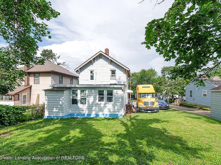 Listing photo 3