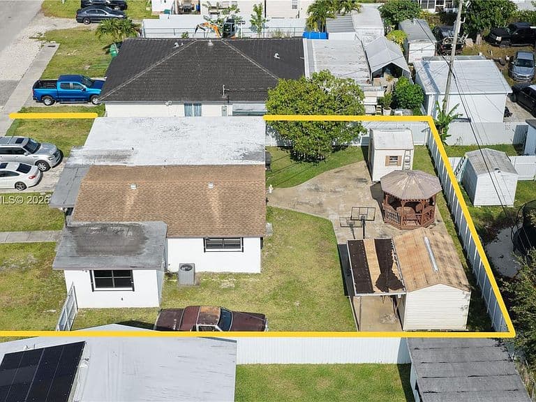Listing photo 4
